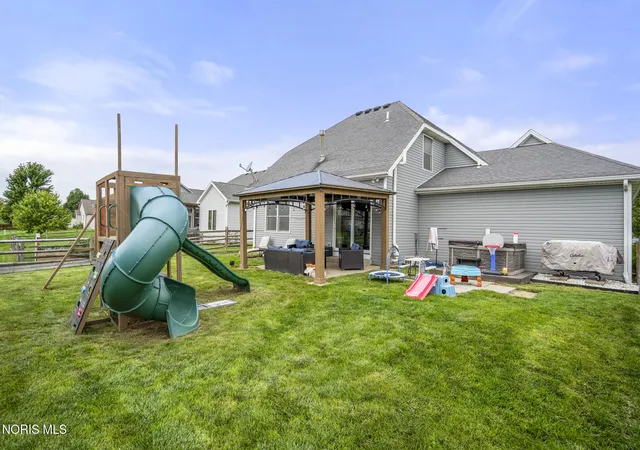 33rd image of 1954 Horseshoe Bend Dr, Perrysburg, OH 43551 | MLS# 10012172