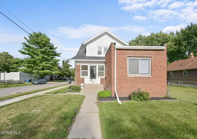3rd image of 3420 Upton Ave, Toledo, OH 43613 | MLS# 10012181