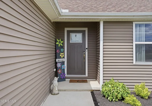 Photo 3 of Single family home for sale at 146 James Ct, Findlay, OH 45840 | MLS# 10012325 | Listing updated on 2026-09-28