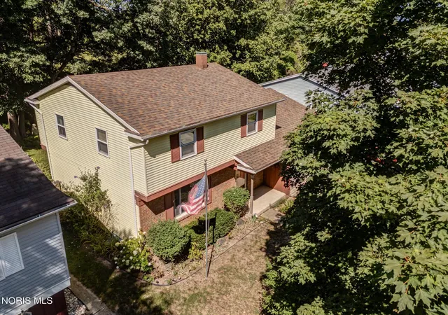 Photo 2 of Sale Pending at 6007 Tetherwood Dr, Toledo, OH 43613 | MLS# 10012171 | Listing updated on 2026-09-10