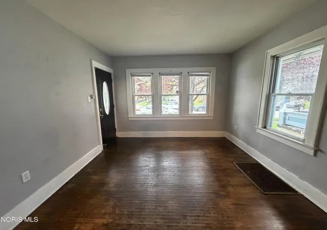 2nd image of 2049 Berkshire Pl, Toledo, OH 43613 | MLS# 10012230