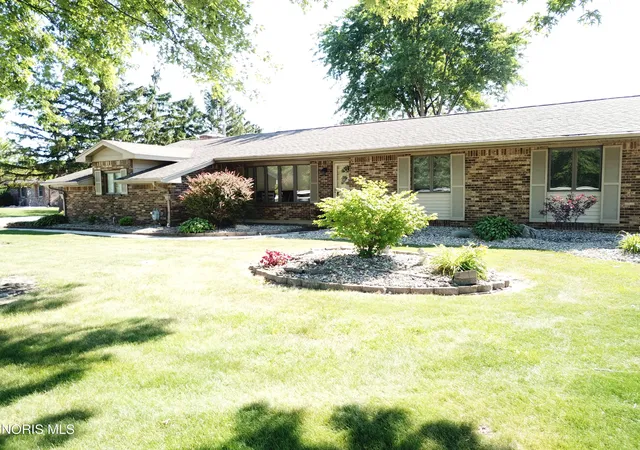 2nd image of 170 N North Curtice Rd, Oregon, OH 43616 | MLS# 10012258