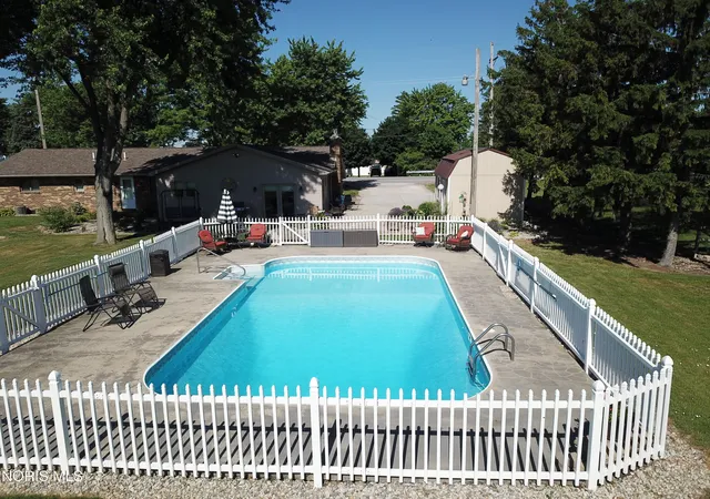 image of 170 N North Curtice Rd, Oregon, OH 43616 | MLS# 10012258
