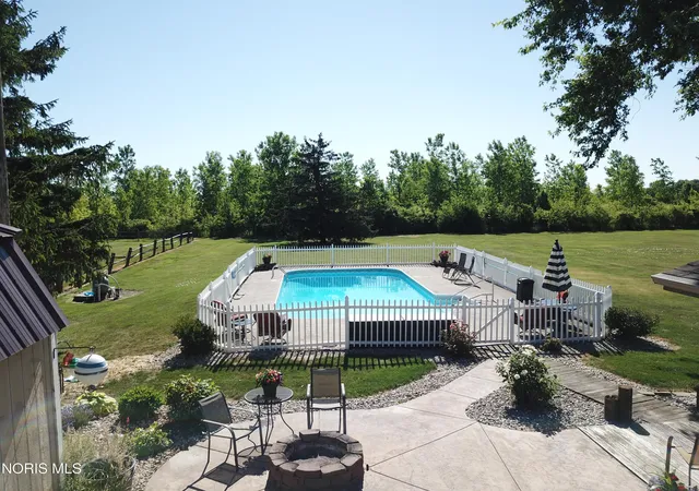 image of 170 N North Curtice Rd, Oregon, OH 43616 | MLS# 10012258
