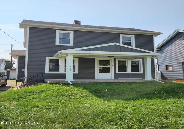 Single family home for sale at 4819 296th Street, Toledo, OH 43611 | MLS# 10012179