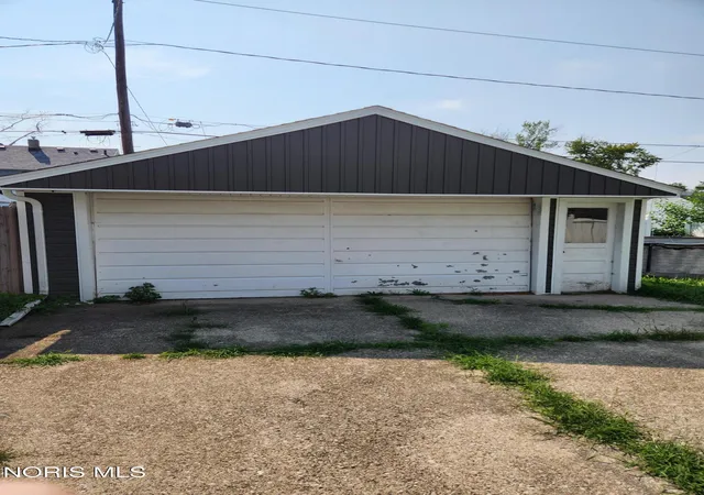 Photo 2 of Single family home for sale at 4819 296th Street, Toledo, OH 43611 | MLS# 10012179 | Listing updated on 2026-09-22