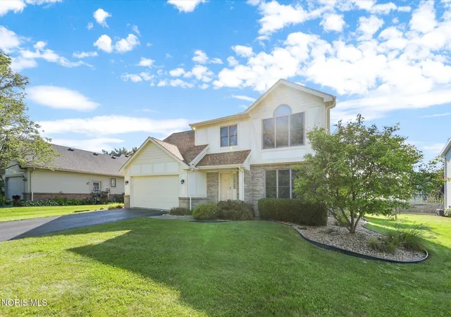 Photo 3 of Single family home for sale at 26441 Pin Oak Ct, Perrysburg, OH 43551 | MLS# 10012180 | Listing updated on 2026-09-22