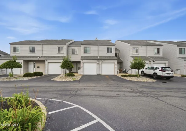 2nd image of 2534 W Village Dr, Toledo, OH 43614 | MLS# 10012362