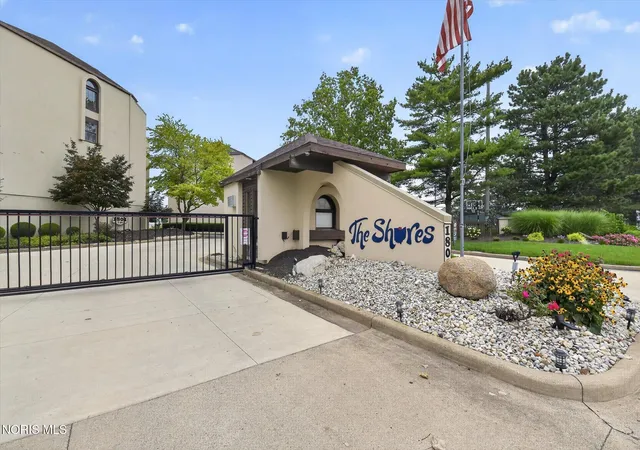 2nd image of 1803 E Perry St, Port Clinton, OH 43452