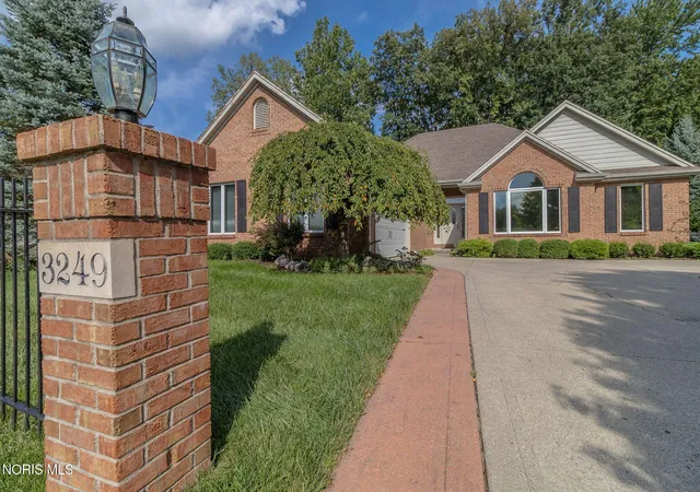 Photo 1 of Sale Pending at 3249 Stone Wall Rd, Maumee, OH 43537 | MLS# 10012191 | Listing updated on 2026-09-29