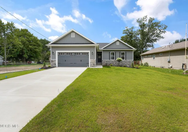 Photo 2 of Single family home for sale at 6634 Long St, Whitehouse, OH 43571 | MLS# 10012385 | Listing updated on 2026-10-06