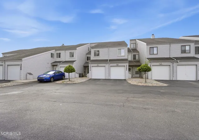 Photo 3 of Condo for sale at 2564 W Village Dr, Toledo, OH 43614 | MLS# 10012386 | Listing updated on 2026-08-25