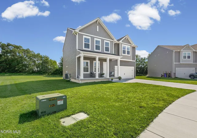Photo 2 of Single family home for sale at 1752 Wexford Dr, Bowling Green, OH 43402 | MLS# 10012347 | Listing updated on 2026-09-14