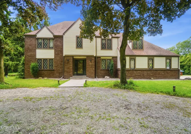 1st image of 26430 Hull Prairie Rd, Perrysburg, OH 43551 | MLS# 10012233