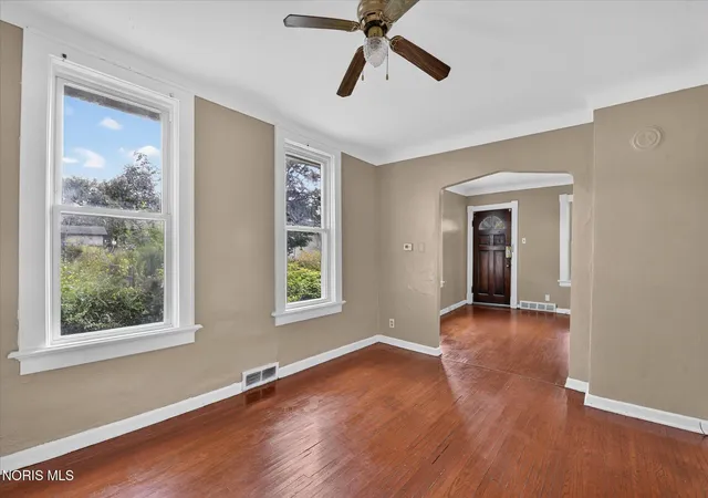 Photo 4 of Single family home for sale at 257 Wasaon St, Toledo, OH 43609 | MLS# 10012220 | Listing updated on 2026-08-28