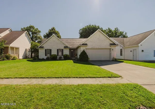 1st image of 405 Nevada Ln, Findlay, OH 45840 | MLS# 10012226