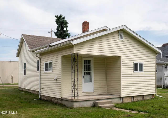 Photo 2 of Single family home for sale at 344 S Belmore St, Leipsic, OH 45856 | MLS# 10012231 | Listing updated on 2026-08-20