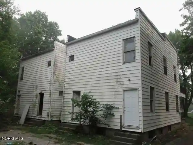 Listing Photo 3 - Condo for sale in 3309 E Manhattan Blvd located at 3309 E Manhattan Blvd, Toledo, OH 43611 - Unit 3309 E Manhattan Blvd