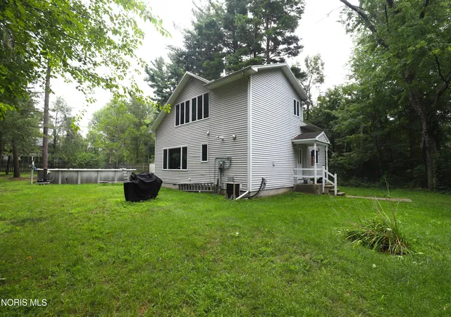 Photo 3 of Single family home for sale at 2419 S Crissey Rd, Monclova, OH 43542 | MLS# 10012313 | Listing updated on 2026-10-03