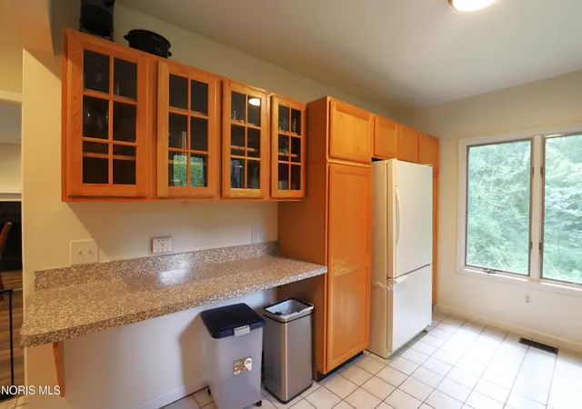 Photo 3 of Single family home for sale at 2419 S Crissey Rd, Monclova, OH 43542 | MLS# 10012313 | Listing updated on 2026-10-03