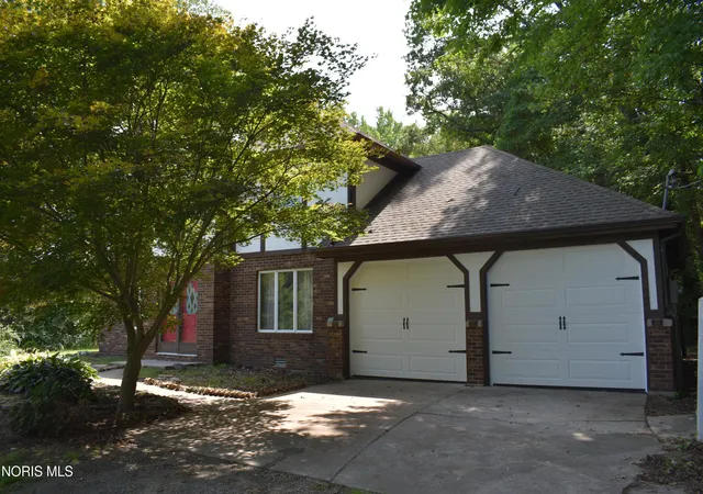 Photo 3 of Single family home for sale at 2921 County Road W, Liberty Center, OH 43532 | MLS# 10012395 | Listing updated on 2026-09-11