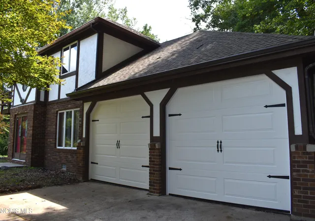 Photo 4 of Single family home for sale at 2921 County Road W, Liberty Center, OH 43532 | MLS# 10012395 | Listing updated on 2026-09-11