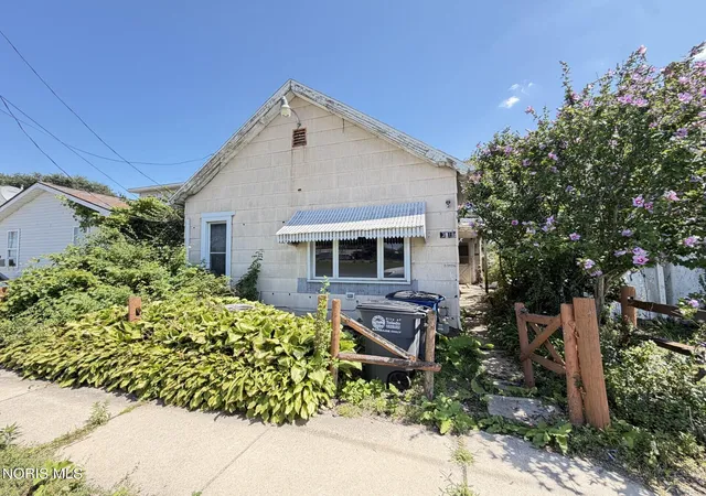 1st image of 3918 Canada Southern Ave, Toledo, OH 43612 | MLS# 10012251