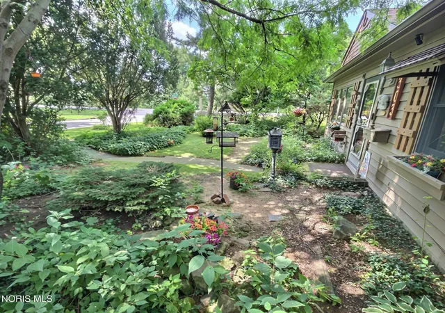Photo 3 of Single family home for sale at 2303 Bahiamar Rd, Toledo, OH 43611 | MLS# 10012259 | Listing updated on 2026-09-05