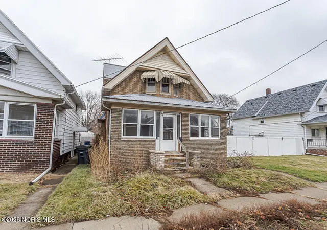 Photo 2 of Single family home for sale at 3412 Maple St, Toledo, OH 43608 | MLS# 10012256 | Listing updated on 2026-09-09