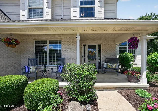 Photo 2 of Sale Pending at 9014 Bear Creek Dr, Sylvania, OH 43560 | MLS# 10012275 | Listing updated on 2026-09-16