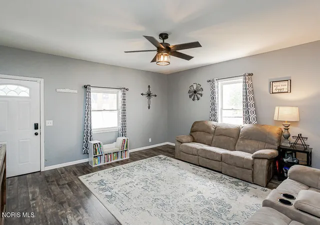 4th image of 320 Lynn St, Fremont, OH 43420 | MLS# 10012270