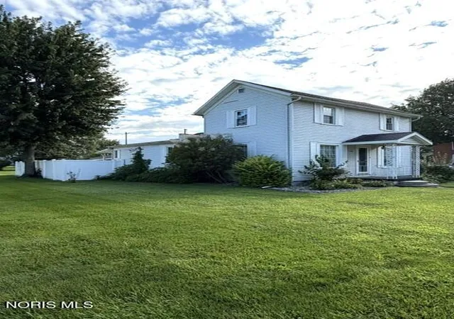 3rd image of 210 W 7Th St, Sycamore, OH 44882 | MLS# 10012330