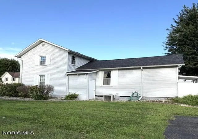 4th image of 210 W 7Th St, Sycamore, OH 44882 | MLS# 10012330