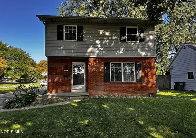 1st image of 5906 Suzanne Dr, Toledo, OH 43612 | MLS# 10012273