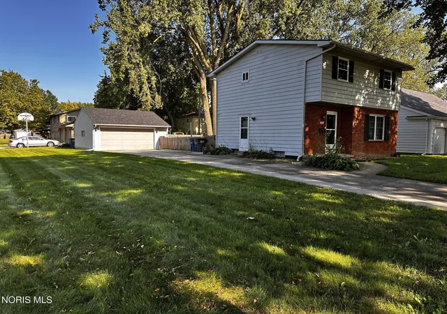 3rd image of 5906 Suzanne Dr, Toledo, OH 43612 | MLS# 10012273