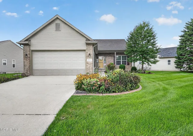Photo 1 of Sale Pending at 4828 Port Dr, Maumee, OH 43537 | MLS# 10012304 | Listing updated on 2026-09-26
