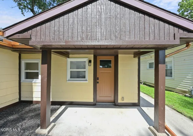 2nd image of 1374 Gage Rd, Toledo, OH 43612 | MLS# 10012296