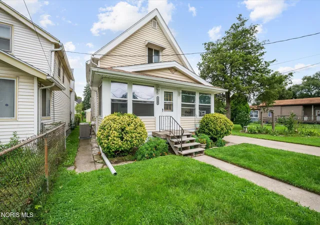 Photo 3 of Single family home for sale at 1315 Freedom St, Toledo, OH 43605 | MLS# 10012297 | Listing updated on 2026-09-14