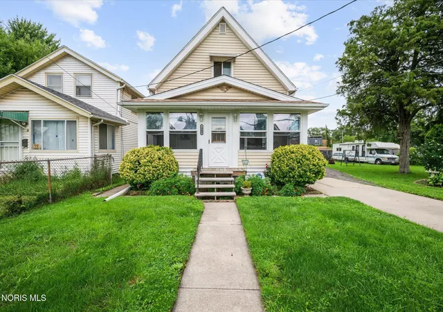 Photo 3 of Single family home for sale at 1315 Freedom St, Toledo, OH 43605 | MLS# 10012297 | Listing updated on 2026-09-14
