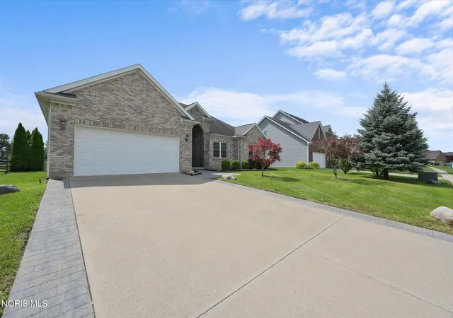 3rd image of 14733 Lake Meadows Dr, Perrysburg, OH 43551 | MLS# 10012286