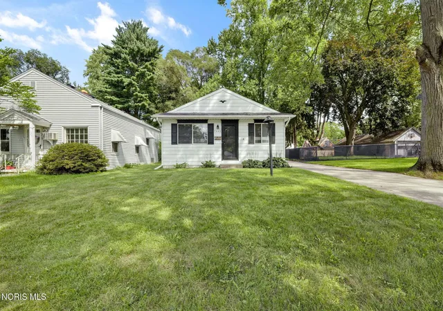 2nd image of 3248 Meadowbrook Ct, Toledo, OH 43606 | MLS# 10012305