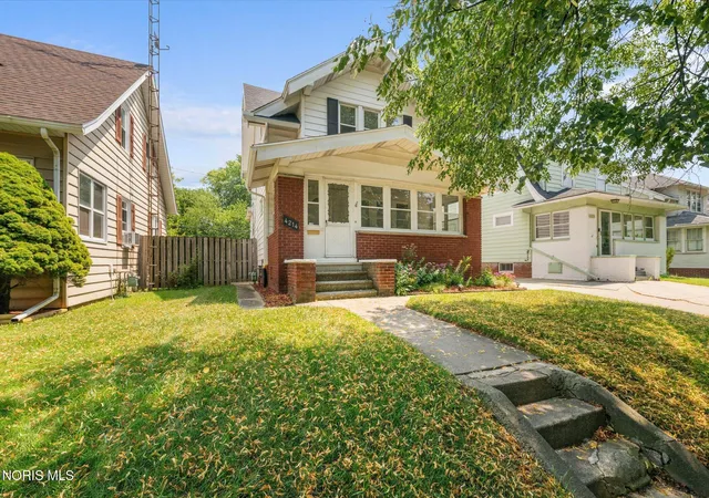 Photo 1 of Sale Pending at 4214 Eastway St, Toledo, OH 43612 | MLS# 10012332 | Listing updated on 2026-09-17