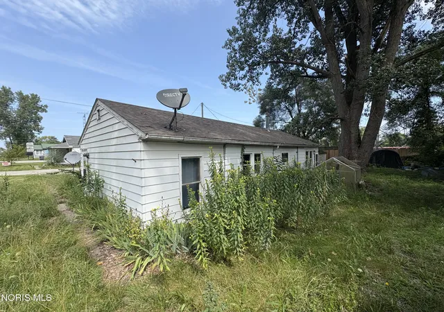 Photo 2 of Single family home for sale at 3412 King Rd, Toledo, OH 43617 | MLS# 10012371 | Listing updated on 2026-08-27