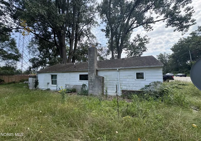 Photo 3 of Sale Pending at 3412 King Rd, Toledo, OH 43617 | MLS# 10012371 | Listing updated on 2026-09-16