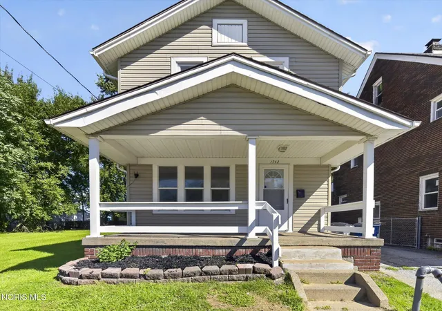 Photo 2 of Single family home for sale at 1742 Brussels St, Toledo, OH 43613 | MLS# 10012346 | Listing updated on 2026-09-12