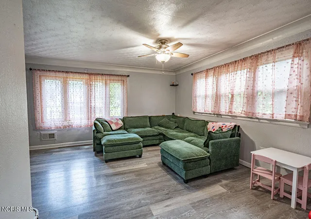 Photo 4 of Single family home for sale at 1750 Newport Ave, Toledo, OH 43613 | MLS# 10012335 | Listing updated on 2026-09-18