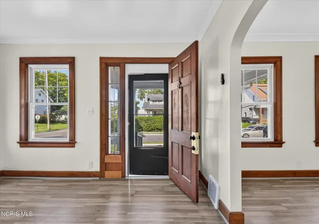 5th image of 2004 Calumet Ave, Toledo, OH 43607 | MLS# 10012339