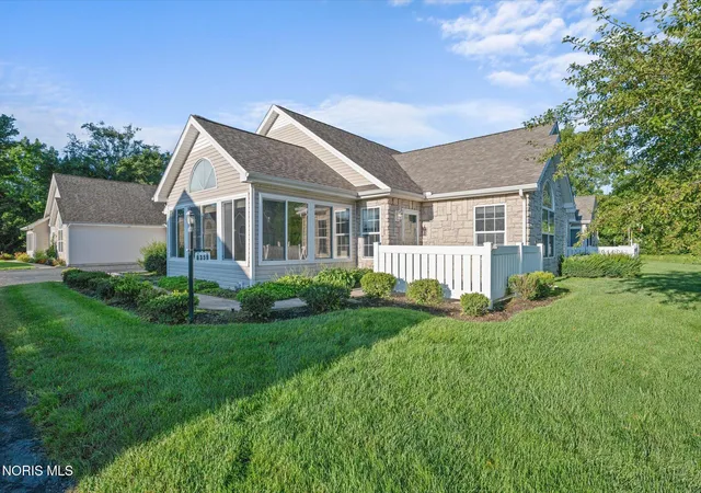 Photo 1 of Sale Pending at 8359 Fossil Dr, Sylvania, OH 43560 | MLS# 10012420 | Listing updated on 2026-10-01