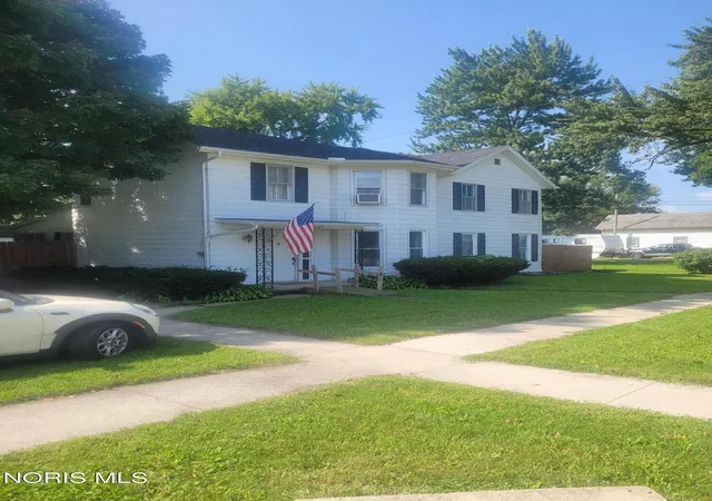 Photo 1 of Single family home for sale at 20405 Locust St, Weston, OH 43569 | MLS# 10012355 | Listing updated on 2026-09-22