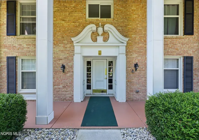 Photo 2 of Sale Pending at 4243 W Bancroft St #Apt 101w, Toledo, OH 43615 | MLS# 10012657 | Listing updated on 2026-09-03